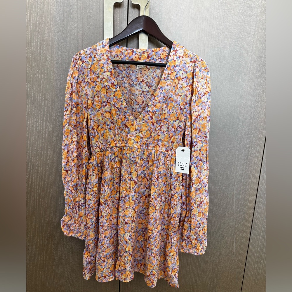 Floral Billabong V-Neck Long-sleeve Dress